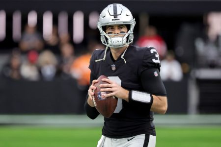 Stidham leads the Raiders against the Chiefs