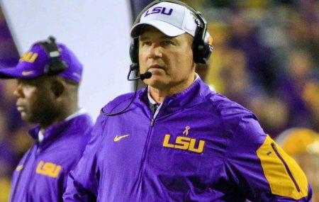 Les MIles suing school and NCAA HoF